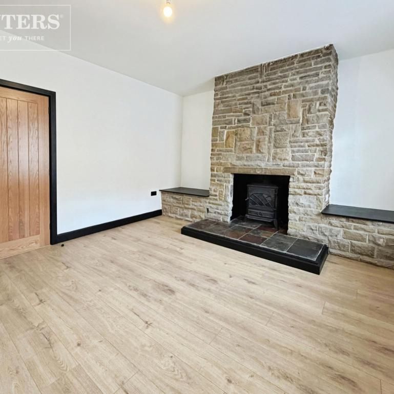 2 bedroom terraced house to rent - Photo 1