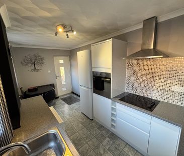 3 bedroom end of terrace house to rent - Photo 6