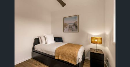 Blue Ribbon Townhouse – Beach and Café Lifestyle in the Heart of Toowoon Bay - Photo 5