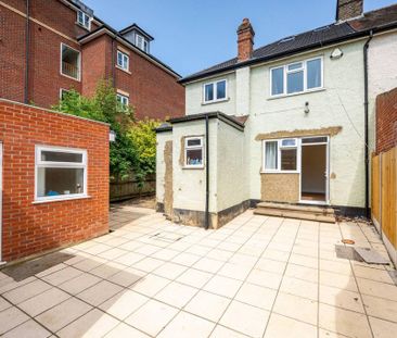 4 bedroom semi-detached house to rent - Photo 2