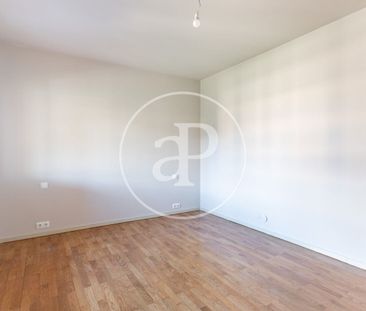 Penthouse for Rent in Turó Park - Photo 3