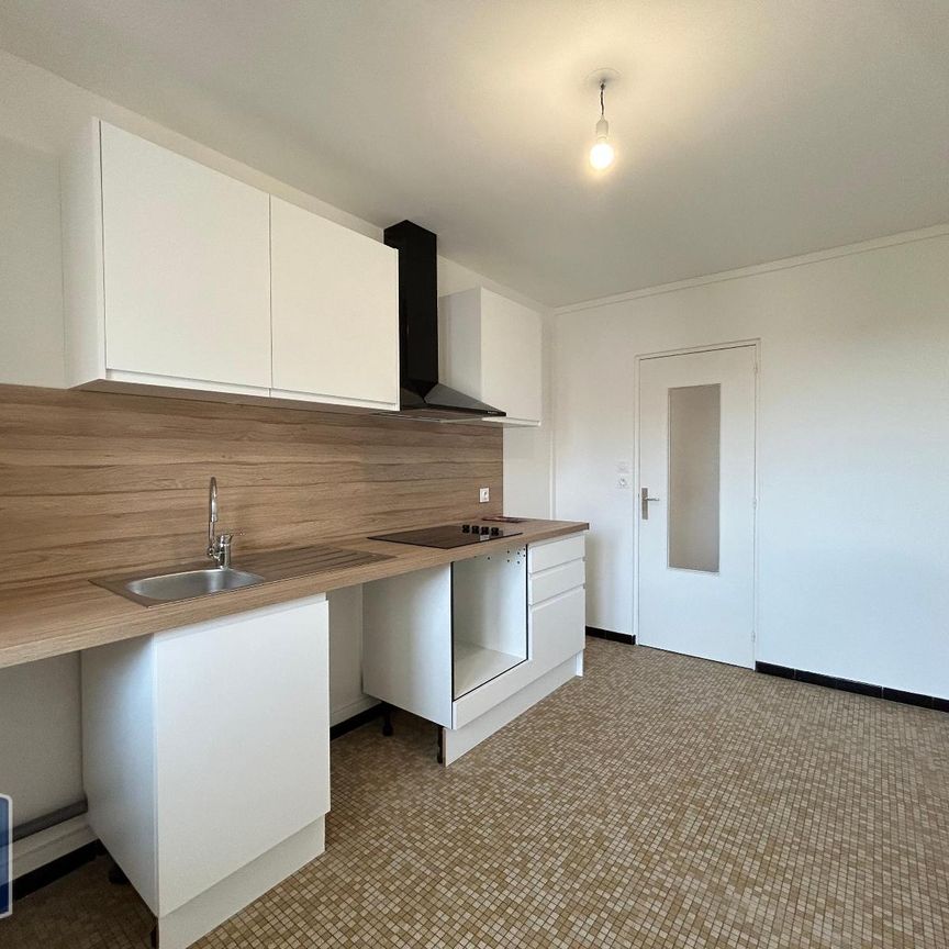 Location Appartement 2 pièces 47m² ST GENIS LAVAL 69230 - Photo 1