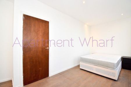 1 bedroom in a flat share to rent - Photo 2