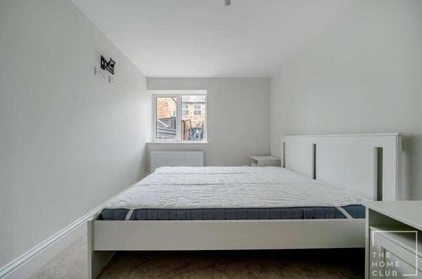 Grosvenor Road, Aldershot, GU11 - Photo 1