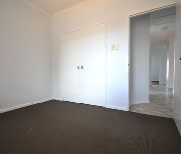 NEAT AND TIDY - 3x1 Close to CBD - Photo 3