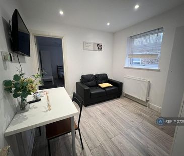 1 bedroom flat to rent - Photo 6