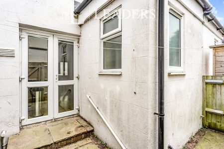 2 bedroom house to rent Park Cottages, Manor Road, Hurstpierpoint, BN6 - Photo 4