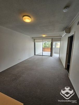 Big! 1 bedroom unit for rent next Brisbane river - Photo 1