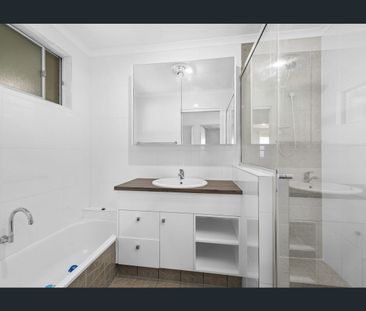 Charming Family Home in Newtown! - Photo 6