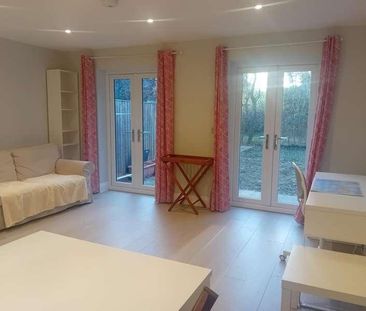 Ascot, Berkshire, SL5 - Photo 1