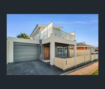 27 Melaleuca Drive, Meadow Heights, Vic 3048 - Photo 3