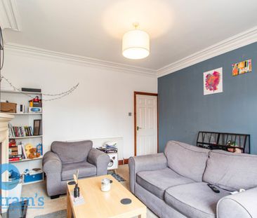 4 bed Semi-Detached House for Rent - Photo 1