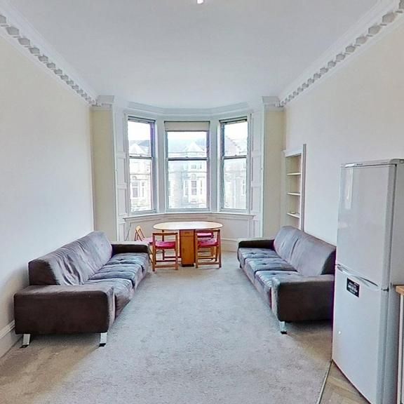 3 bedroom flat to rent - Photo 1