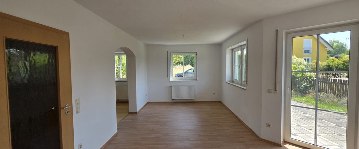 Top gepflegte, sofort bezugsfertige Doppelhaushälfte mit Garage in absolut ruhiger Lage - Photo 1