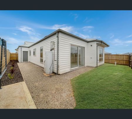 99 Crowlands Circuit, Eynesbury, Vic 3338 - Photo 2