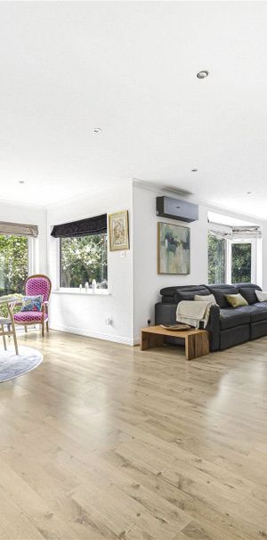 Oakside Way, Reading Oakside Way, Reading - Photo 1