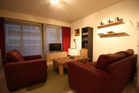 Beautiful furnished apartment with large balcony near the European Parliament in a private enclosure - Foto 2