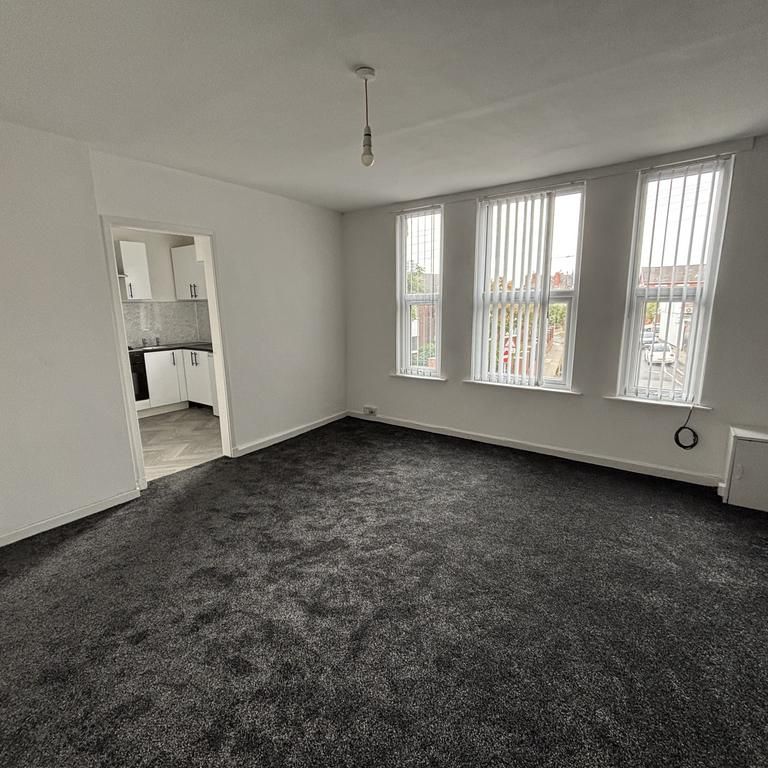 2 bedroom flat to rent - Photo 1