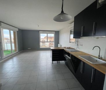 Location Appartement 3 pièces 61m² DECINES CHARPIEU 69150 - Photo 3