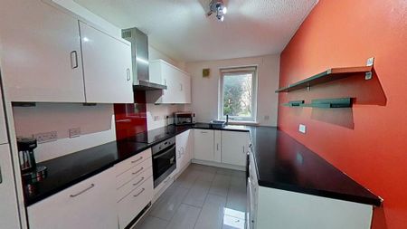 2 bedroom flat to rent - Photo 2