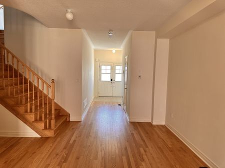 For Lease - 1259 Jim Brewster Circle, Oshawa, Ontario - Photo 2