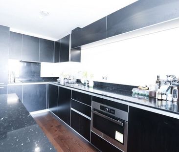 Room in a Shared Flat, Lambarde Square, SE10 - Photo 5