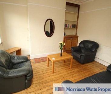 4 Bed - Beechwood View, Burley, Leeds - Photo 1