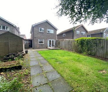 66 Woodview Crescent, Lisburn, BT28 1LF - Photo 4