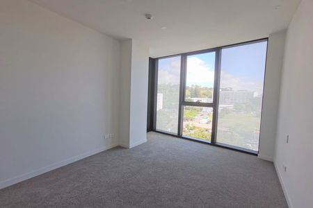 1 Bedroom on Green Ln W - Photo 3