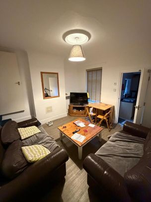 5 bedroom house to rent - Photo 1