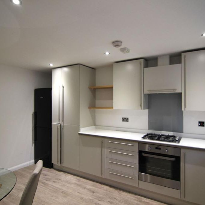 2 bedroom terraced house to rent - Photo 1