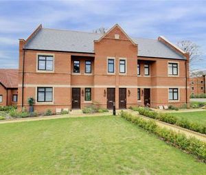 2 Bedrooms Flat to rent in Marlborough Drive, Bushey, Hertfordshire WD23 | £ 485 - Photo 1