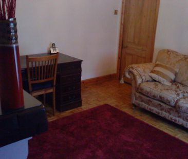 2 Bed Terraced House, Oval Rd, CR0 - Photo 1