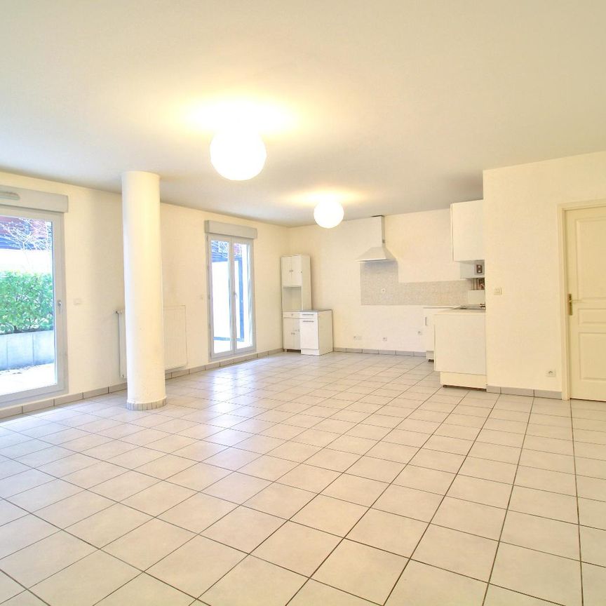 Location Appartement 3 pièces 75m² ST ETIENNE 42000 - Photo 1