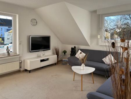 Komfortabel Wohnen im Zweifamilienhaus: Mietwohnung mit drei Zimmern und Sonnenbalkon - Photo 2