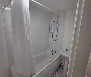 2 Bed Flat, Fountain Court, CH42 - Photo 5