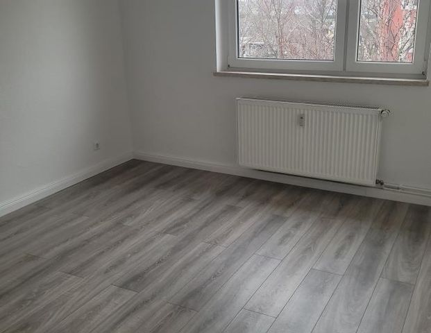 Große 3-Zimmer-Wohnung mit Balkon! - Foto 1