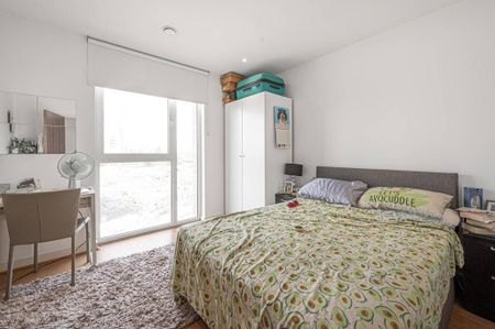 3 bedroom flat to rent - Photo 3