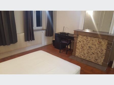 Appartement à Louer à LILLE 1140 € - Photo 2
