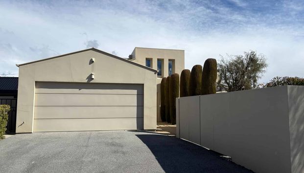 Spacious home on illustrious Cotter Avenue - Photo 1