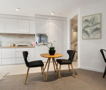 Light-Filled and Chic Bayside Living with Rooftop Oasis! - Photo 3