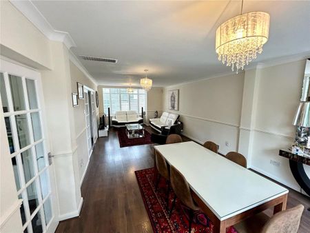 4 bedroom detached house to rent - Photo 2