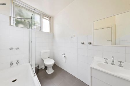 Bright Studio Apartment in Leafy South Yarra - Photo 4