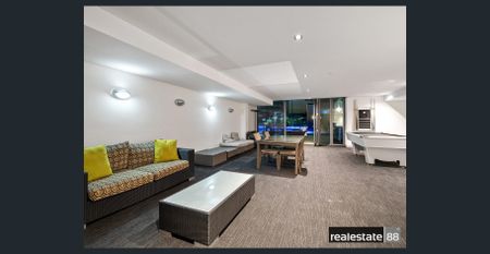 SKY-HIGH LIVING! - Photo 2