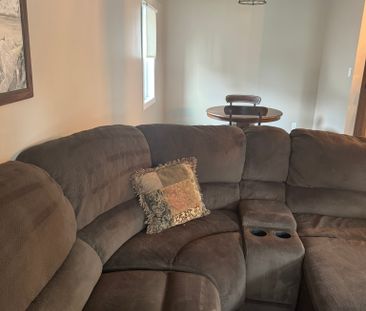 3 Bedroom House with Heated Garage - Photo 1