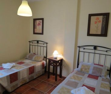 FOUR BEDROOMED HOUSE NEAR FRIGILIANA FOR LONG TERM RENTAL - Photo 4