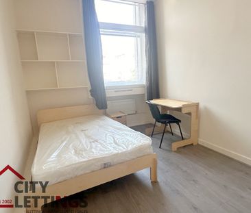 4 Bedroom Apartment - Photo 4