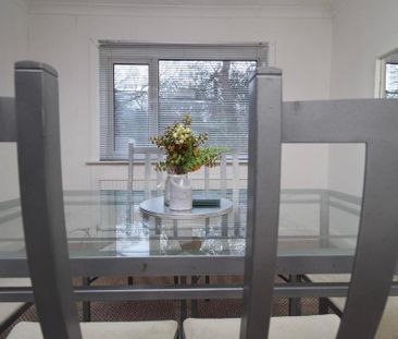 28 Burgess Road, Southampton - Photo 3