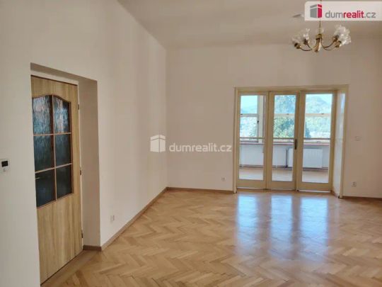 Pronájem prostorného bytu 3+1 o výměře 106 m - Photo 1
