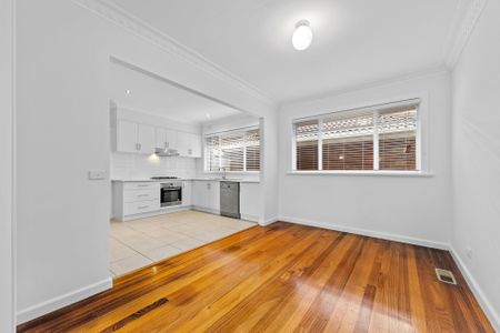 Charming & Private 3-Bedroom Home in the Heart of Heidelberg - Photo 3